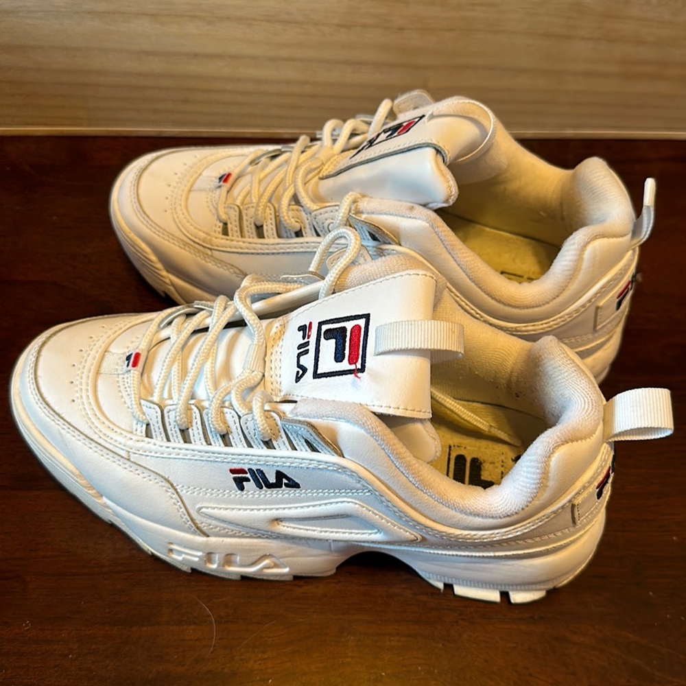 Chunky Fila sneakers lightly worn